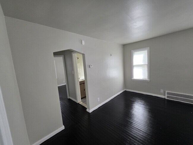 Foto del edificio - 15825 Fairmount Dr