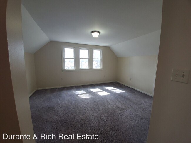 Building Photo - 2 br, 1 bath House - 2904 E Van Norman Upper