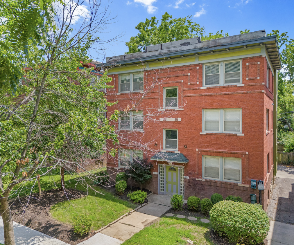 Foto principal - The Hawkins - 815-817 E 42nd