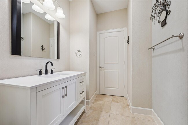 Foto del edificio - 607 Oakley St