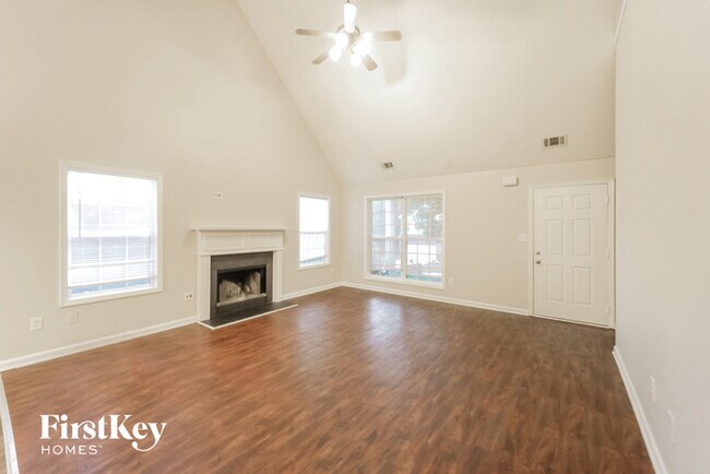Foto del edificio - 6010 Raventree Ct
