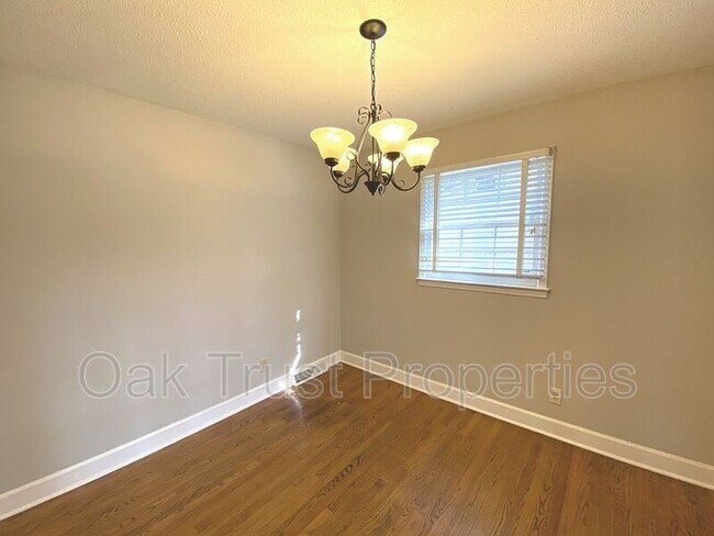 Building Photo - 7666 Hillandale Rd