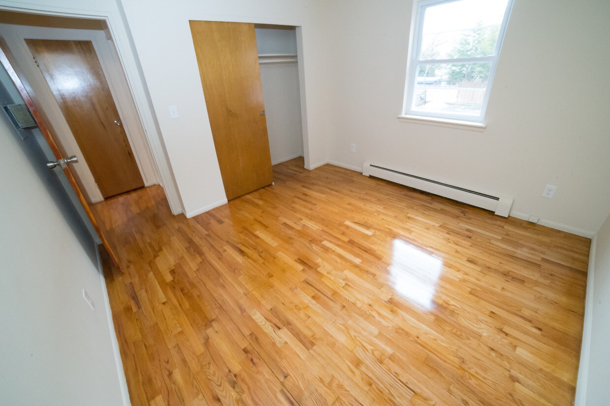 Bedroom - 474 Prospect Ave N