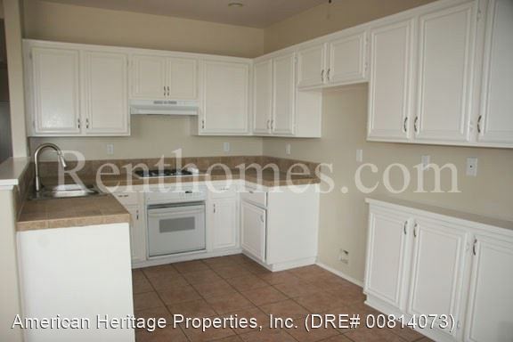 Building Photo - 3 br, 2.5 bath House - 2400 La Costa Avenue