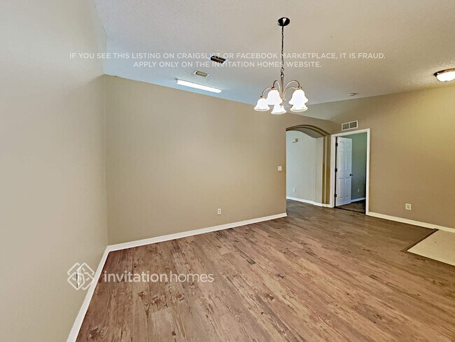 Foto del edificio - 5755 Fairbridge St