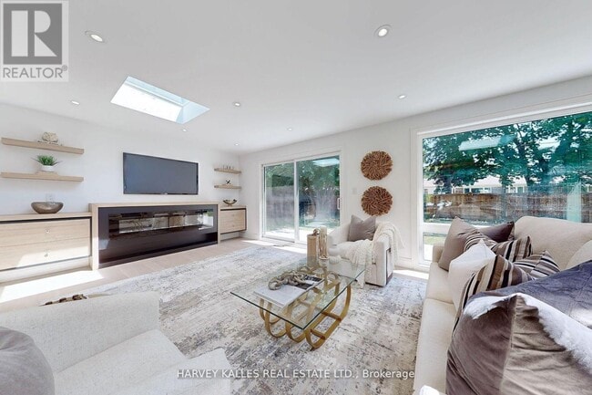 Building Photo - 29 Parmbelle Crescent