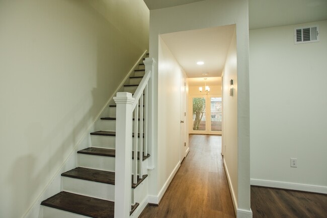 Foto del edificio - 2109 Lauderdale Dr