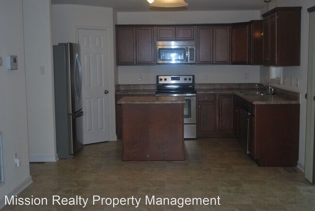 Building Photo - 3 br, 2.5 bath House - 1306 Maryland Avenue