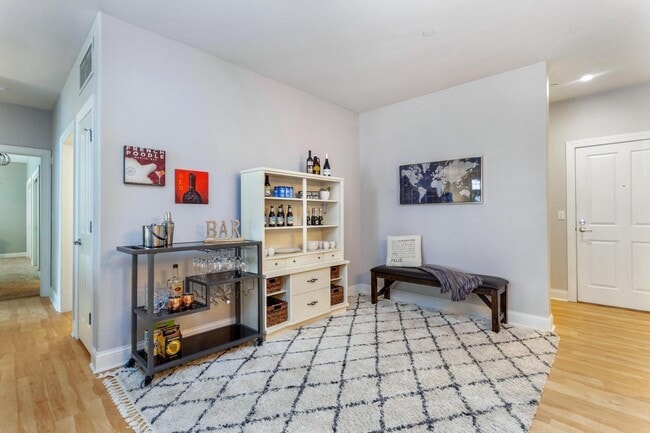 Living Room - 1915 N Water St