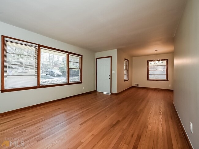 Building Photo - 1741 Flintwood Dr SE