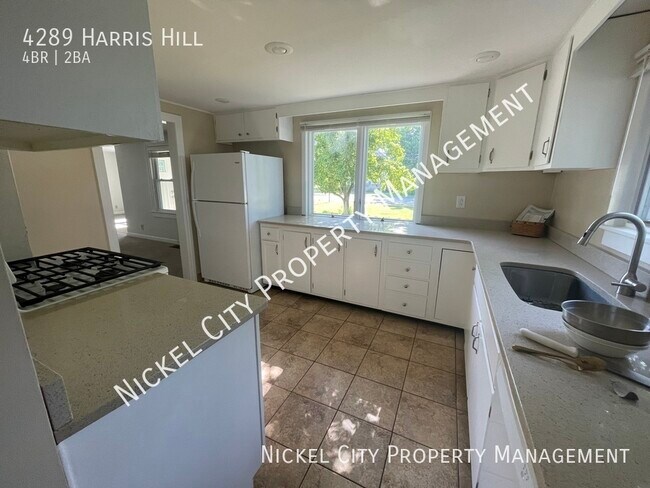 Foto del edificio - 4289 Harris Hill Rd