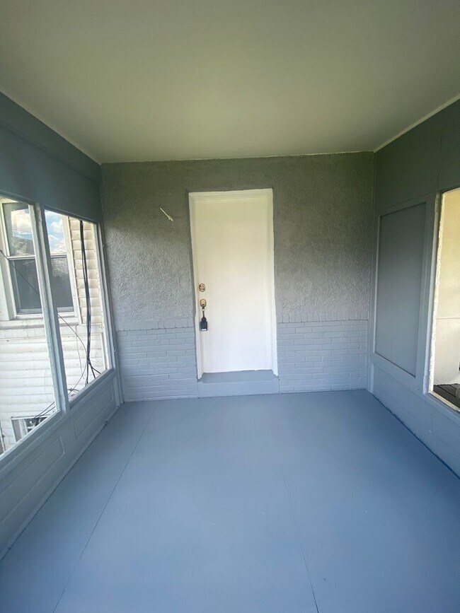 Building Photo - All New 3 Bedroom Remodel in Upper Darby w...