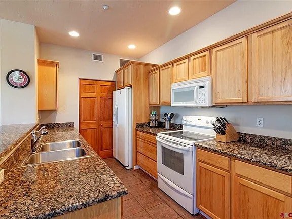 Building Photo - 009