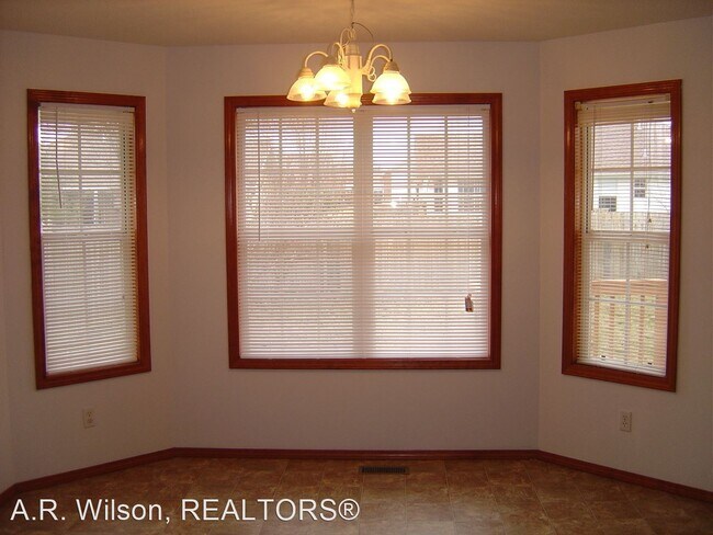 Foto del edificio - 3 br, 2 bath House - 5003 N. Ninth St.