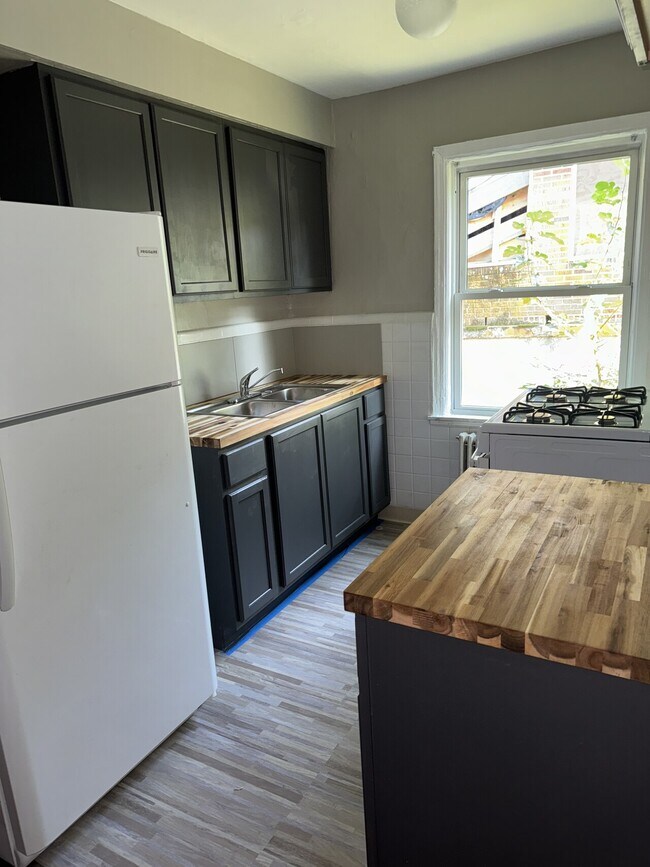 Foto del edificio - 2910 Boudinot Ave