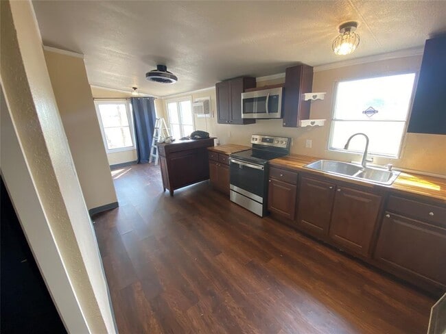 Building Photo - 407 Alta Vista Dr