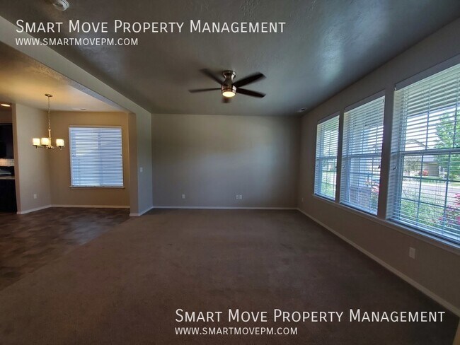 Building Photo - 3693 N Warm Creek Ave