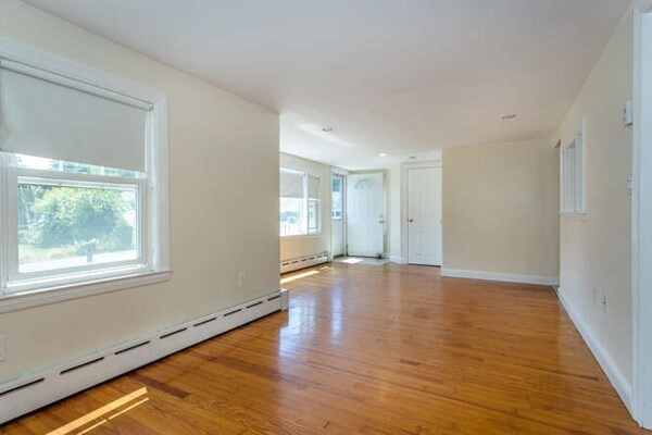 Foto del edificio - 36 Pleasant Cir