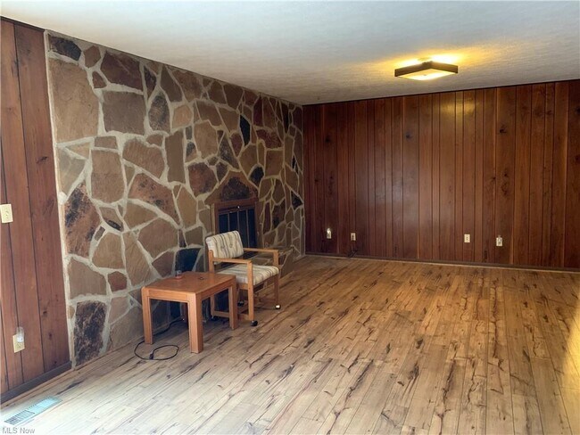 Foto del edificio - 119 Brentwood St
