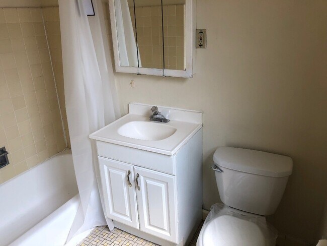 Foto del edificio - 594 Sheridan Sq