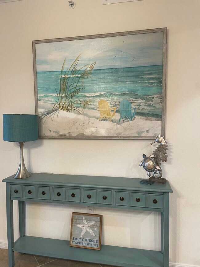 Foto del edificio - 17006 Vardon Ter