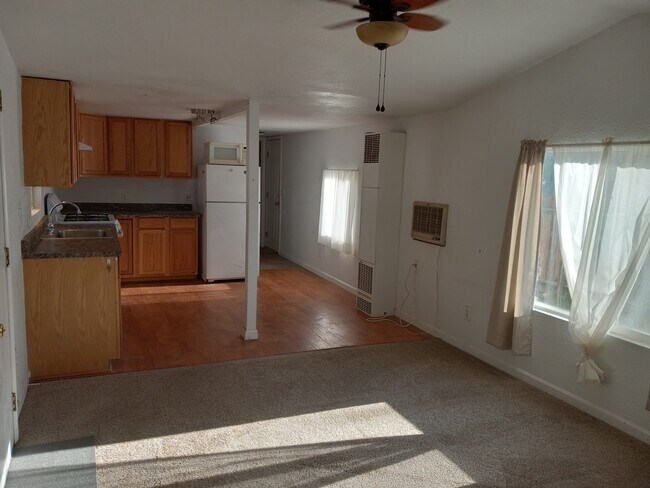 Kitchen 2 - 725 E front st