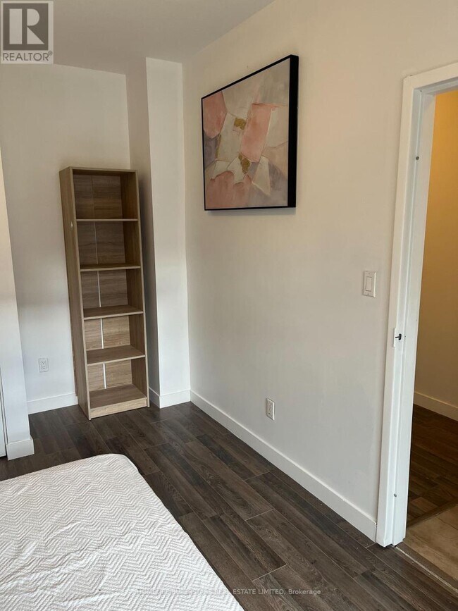 Building Photo - 62 Balsam St