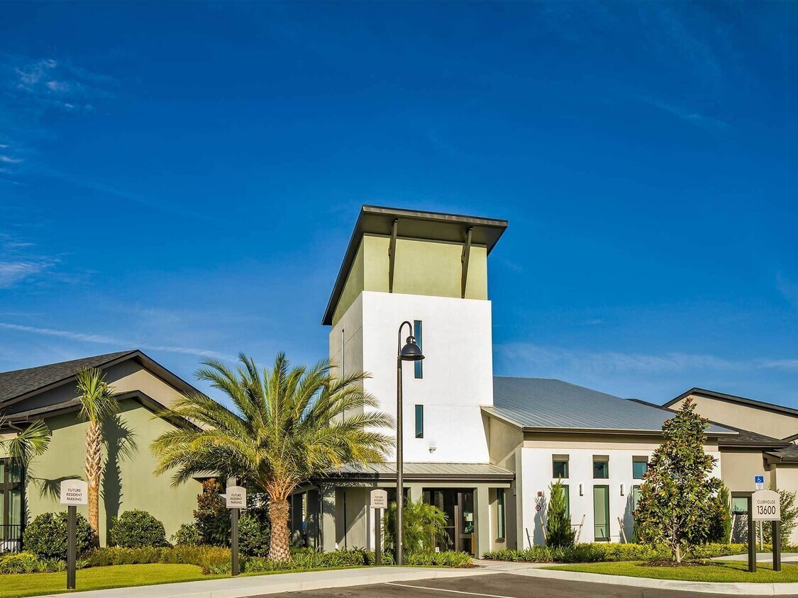 Advenir at Castle Hill Apartments in Clermont, FL