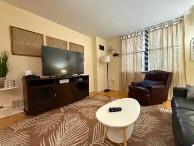 Photo - 701 S Madison Ave Apartment