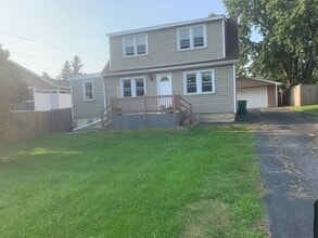 Building Photo - 22248 W Cedar Dr