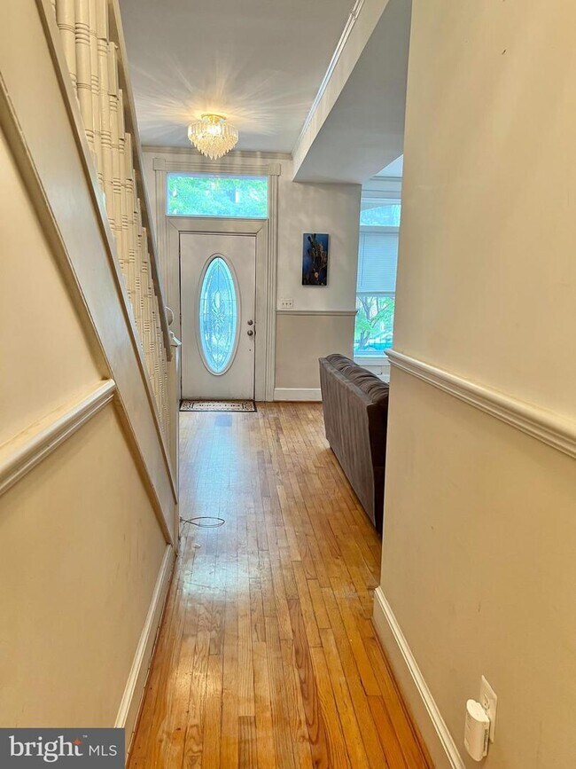 Foto del edificio - 824 7th St NE