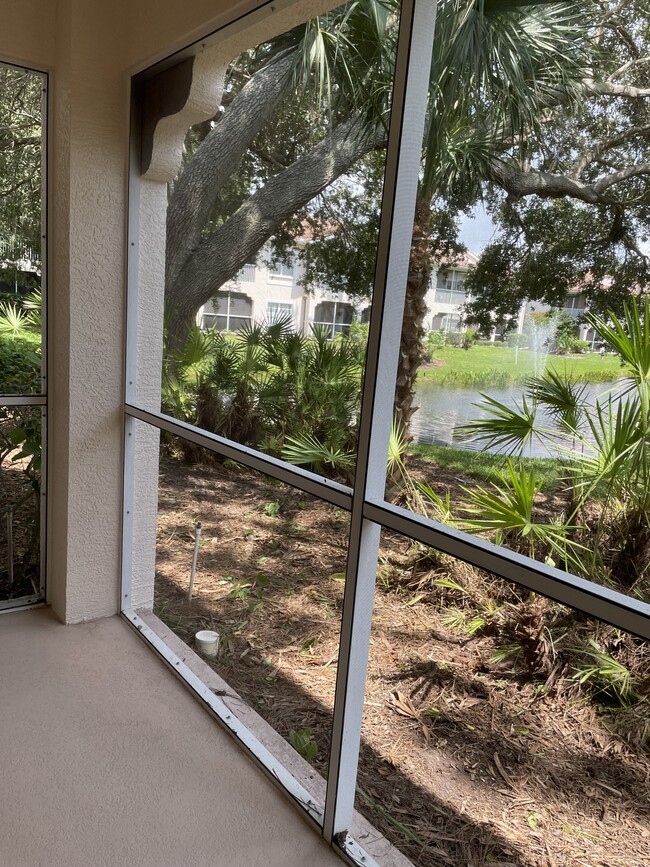 Building Photo - 4264 Central Sarasota Pky