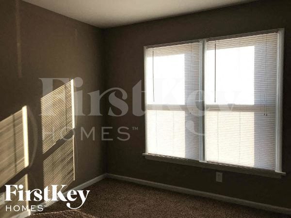 Building Photo - 1805 St Anthony Ln