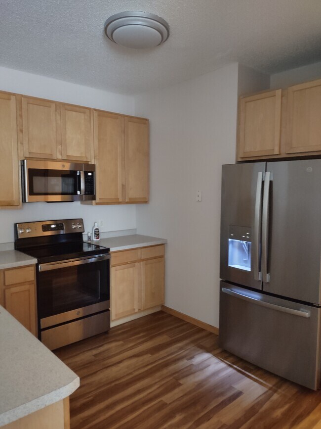 Nuevos electrodomésticos de cocina, 2023 - 9640 Peony Ln N