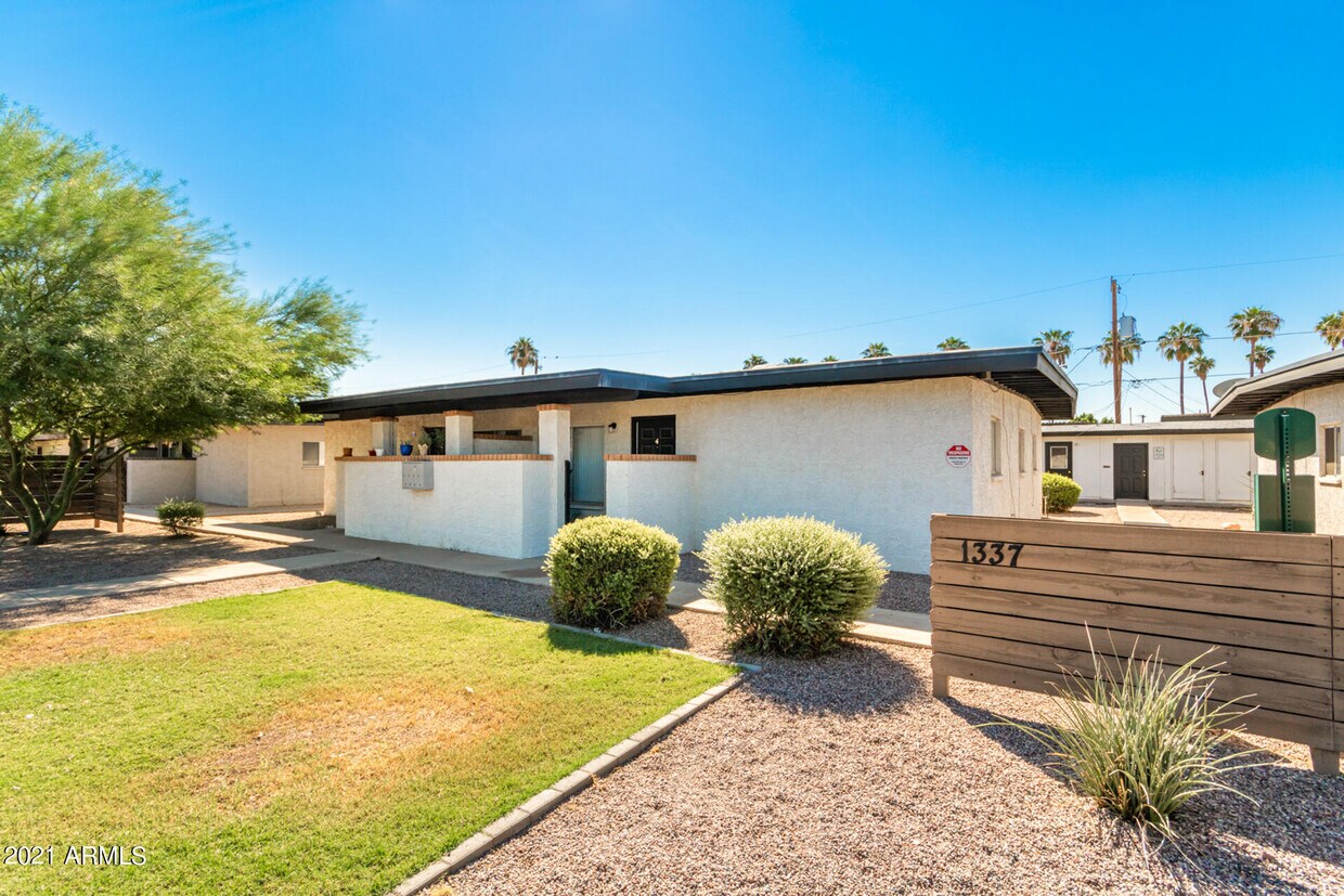 1337 W 3rd St, Tempe, AZ 85281 Townhome Rentals in Tempe AZ