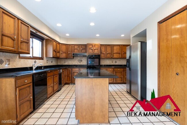 Foto del edificio - 5 br, 2.5 bath House - 6275 Fairbrook Ct