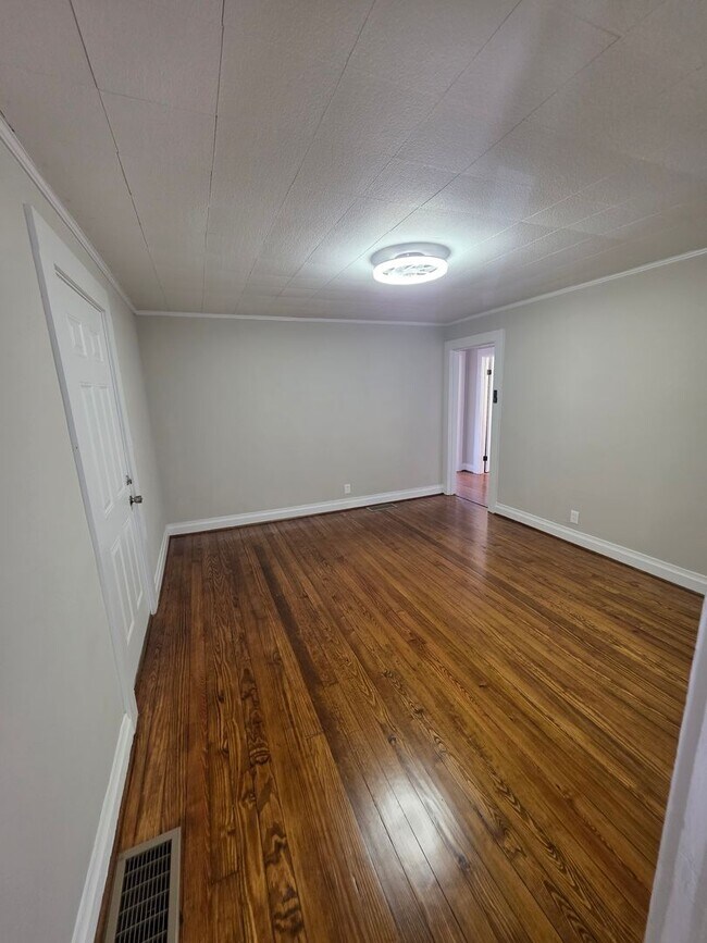 Foto del edificio - 4035 Leo St