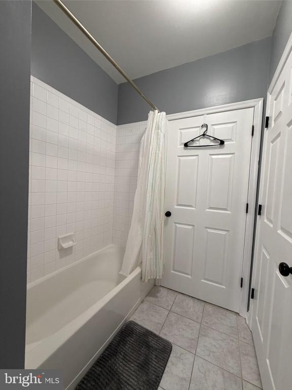 Building Photo - 4561 Strutfield Ln