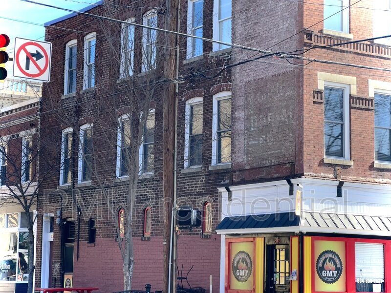 Primary Photo - 200 E Main St