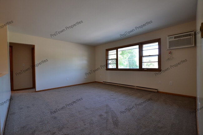 Building Photo - 103 S Joliet St