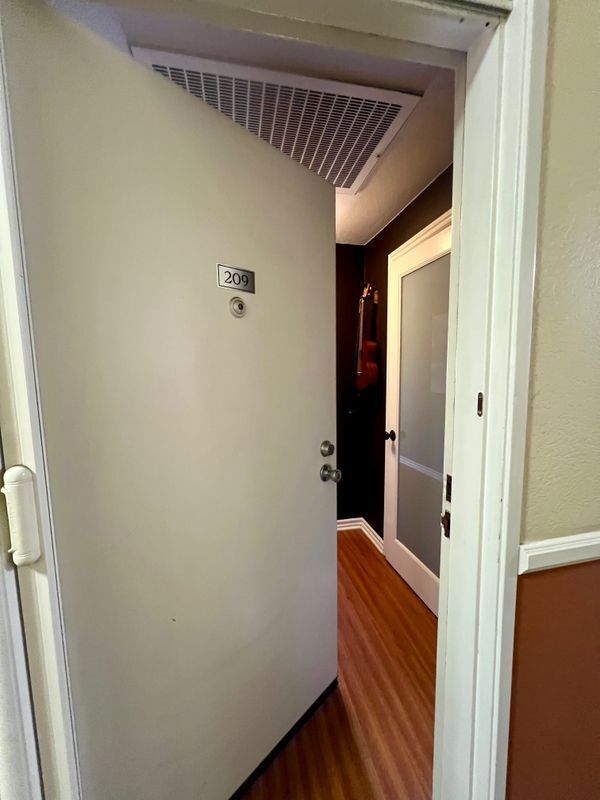 Building Photo - 300 N El Molino Ave