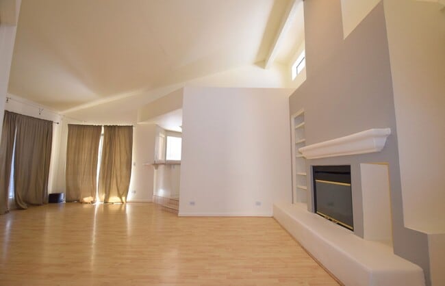 Building Photo - Beautiful home in South Mountain w/ Amenit...