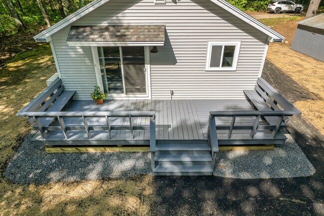 Spacious deck - 9 Middle Pond Rd