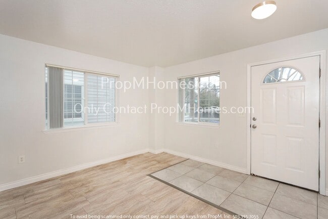 Building Photo - Bright One Bedroom MultiFamily Unit in Arg...