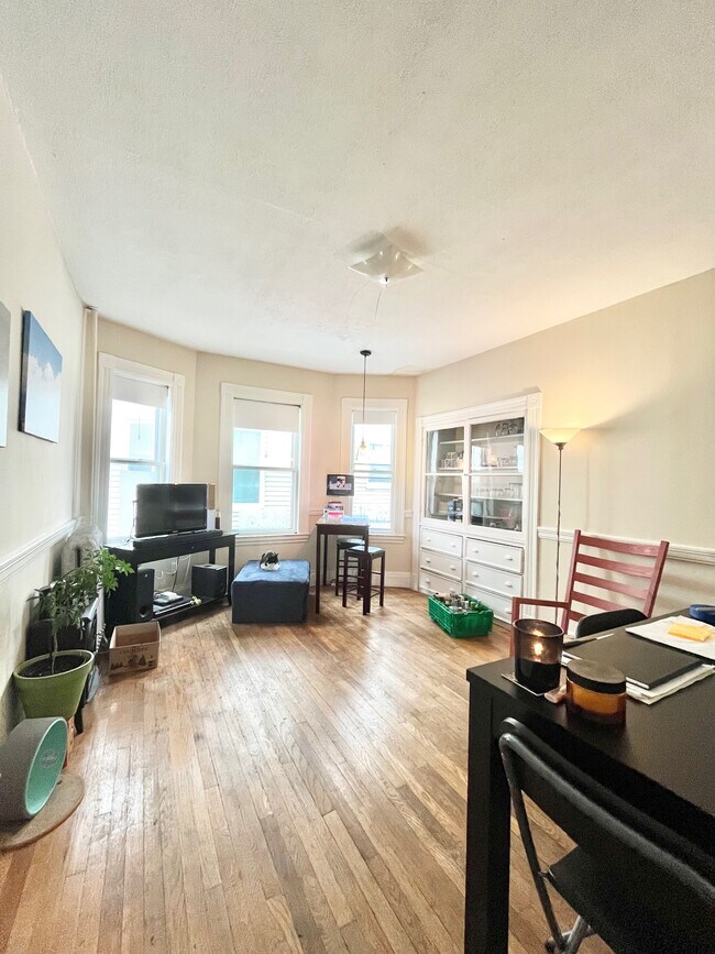 Building Photo - 78 Aldie St