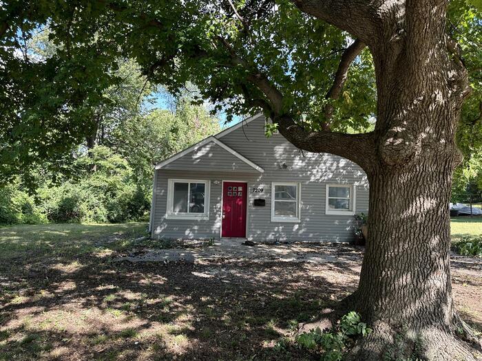 Primary Photo - 7209 Park Ave