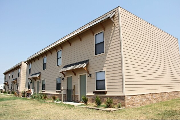 Building Photo - 200 N Nixon Ave