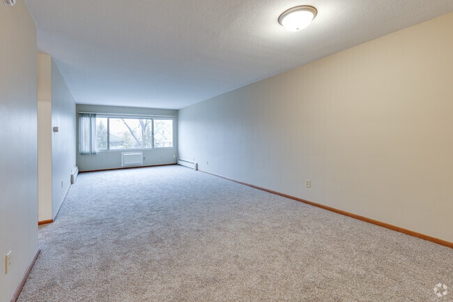 1BR, 1BA - 725SF - Living and Dining - Grand Place Apartments