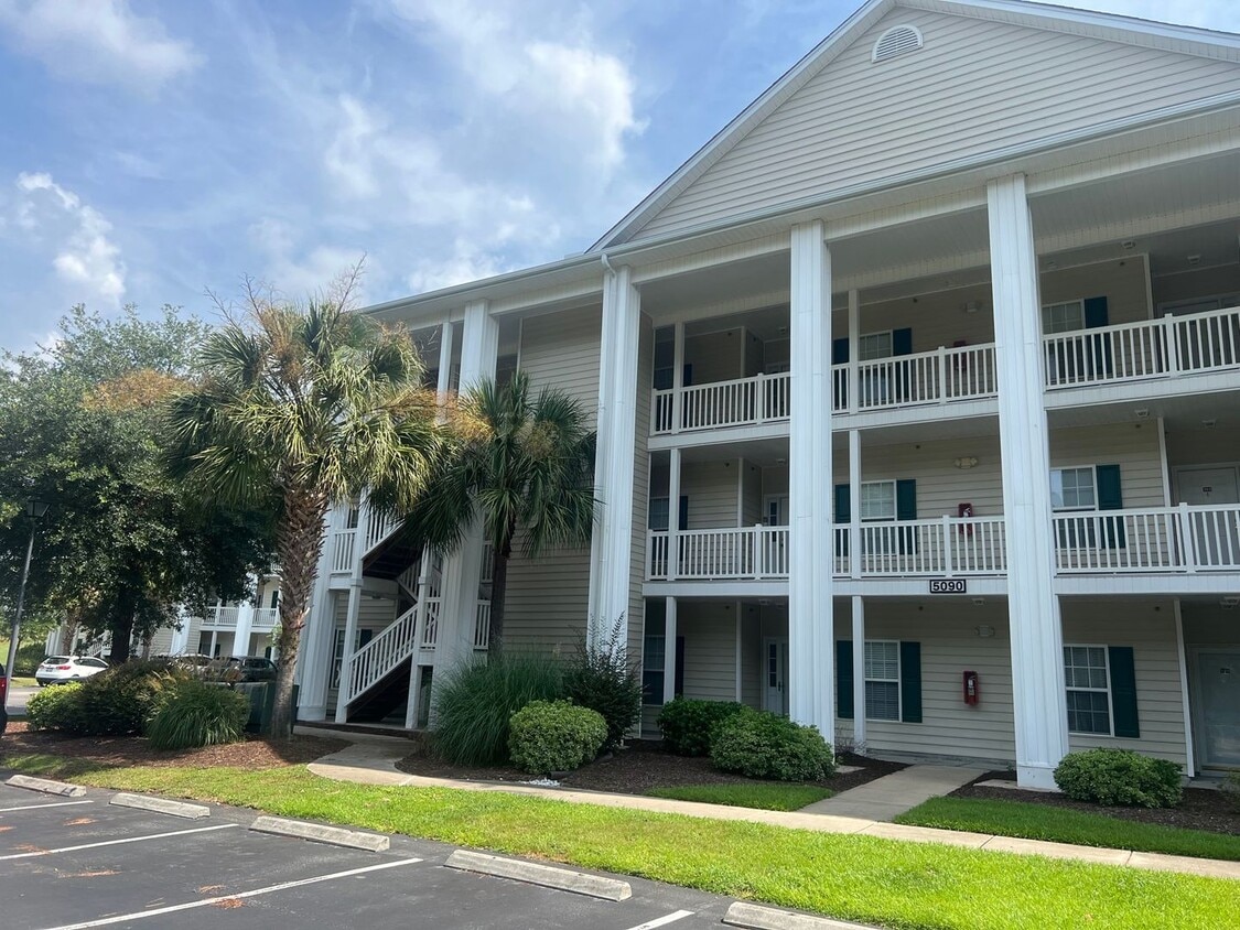 Beautiful ground floor condo with LOTS OF UPGRADES in Windsor Green II, Carolina Forest area - Beautiful ground floor condo with LOTS OF UPGRADES in Windsor Green II, Carolina Forest area