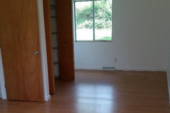 large master bedroom - 1573 Bridge Run Rd